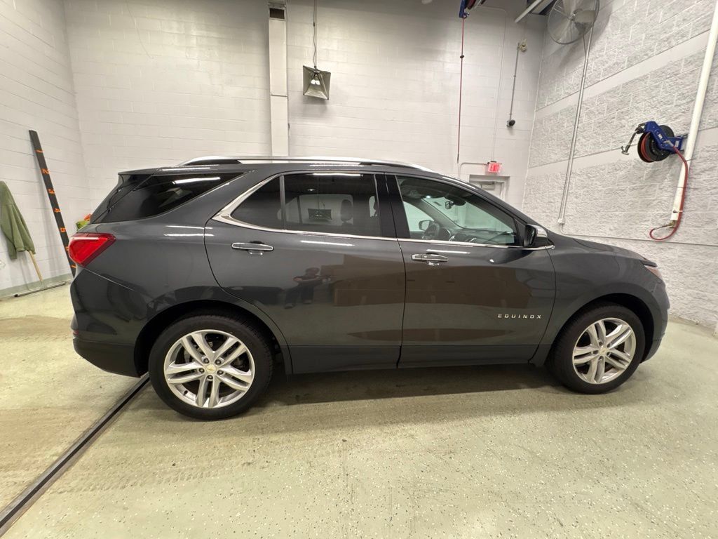 Used 2021 Chevrolet Equinox Premier AWD/4WD image 3