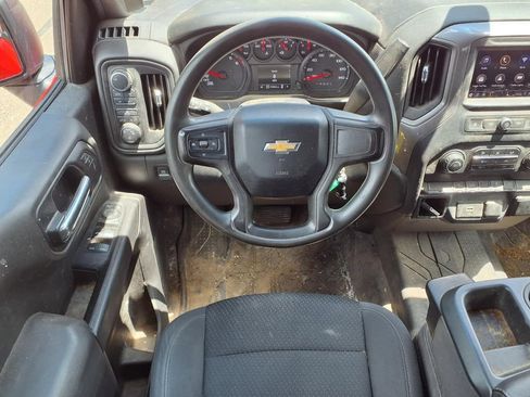 Used 2020 Chevrolet Silverado 1500 Custom w/ Custom Value Package AWD/4WD image 10