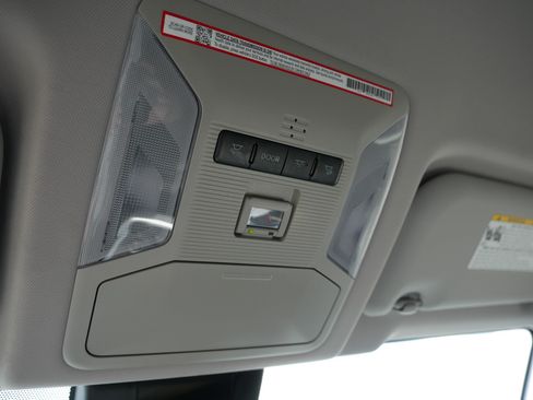Used 2024 Toyota RAV4 LE AWD/4WD image 32