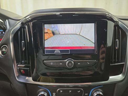 Used 2023 Chevrolet Traverse LT image 20