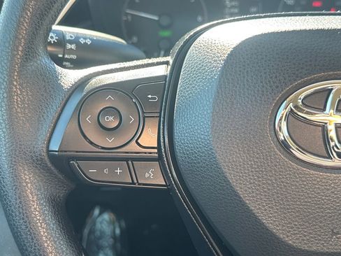 Used 2025 Toyota Corolla LE image 18