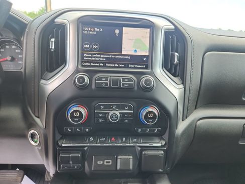 Used 2020 Chevrolet Silverado 2500 LTZ AWD/4WD image 15