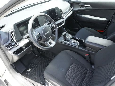 Used 2023 Kia Sportage LX AWD/4WD image 18