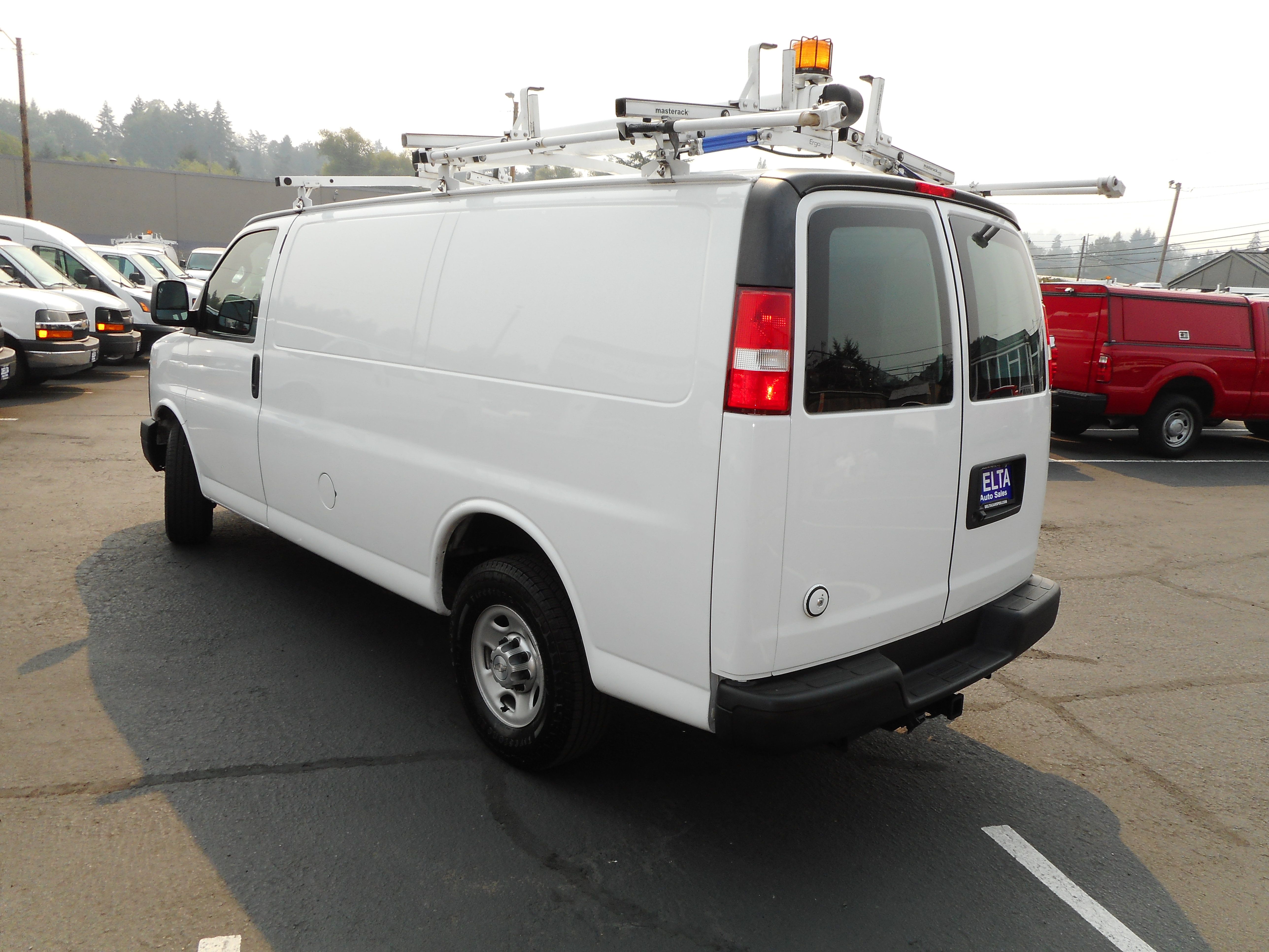 Used 2016 Chevrolet Express 2500 w/ Cold Climate Package RWD image 8