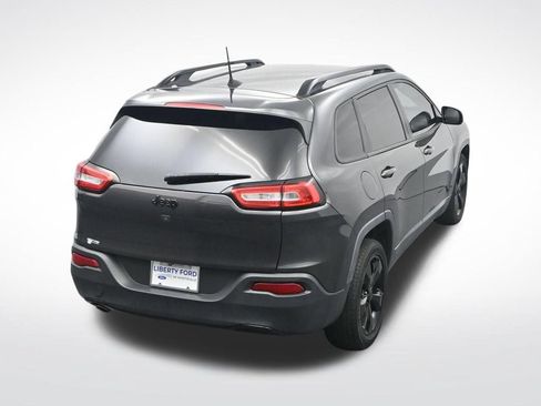 Used 2016 Jeep Cherokee Latitude FWD image 28