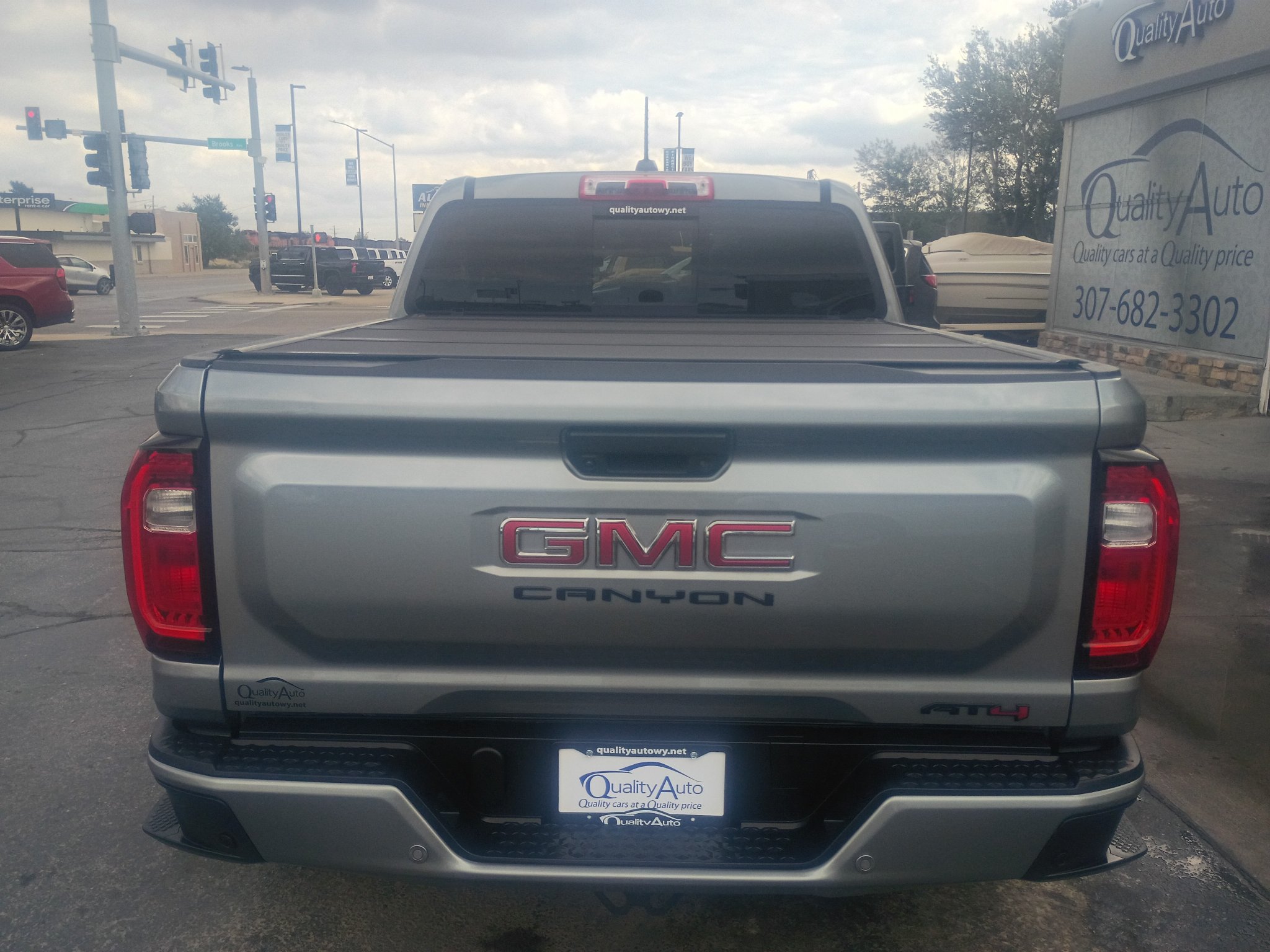 Used 2023 GMC Canyon AT4 w/ AT4 Premium Package AWD/4WD image 7