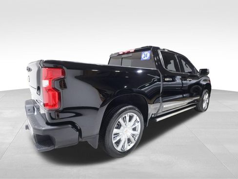 Used 2024 Chevrolet Silverado 1500 High Country AWD/4WD image 4