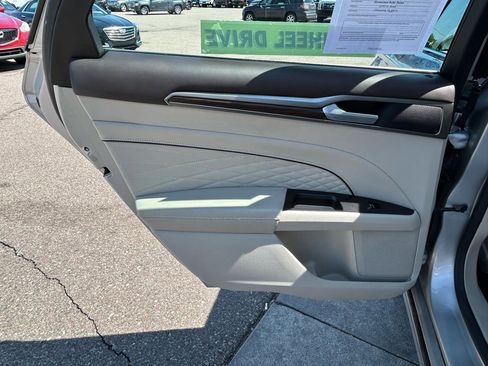 Used 2017 Ford Fusion Platinum AWD/4WD image 13
