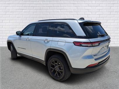 Used 2024 Jeep Grand Cherokee Altitude