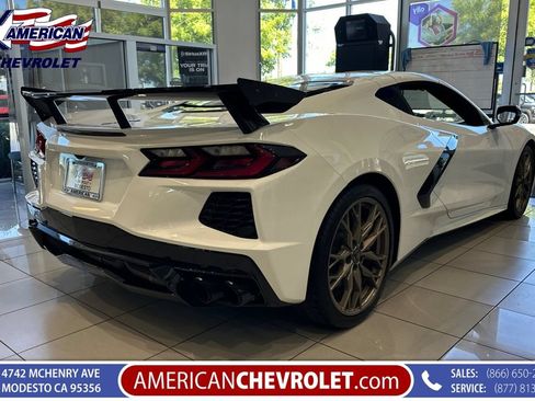Used 2023 Chevrolet Corvette Stingray Coupe w/ 1LT RWD image 4