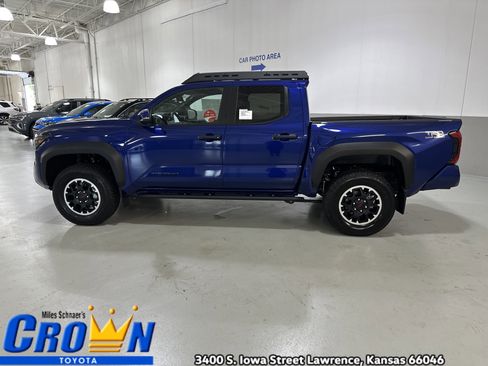 New 2024 Toyota Tacoma TRD Off-Road image 5
