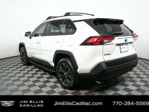 Used 2022 Toyota RAV4 XLE Premium image 27