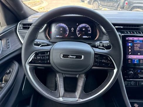 Used 2025 Jeep Grand Cherokee L Overland w/ Rear Seat Video Group I AWD/4WD image 20