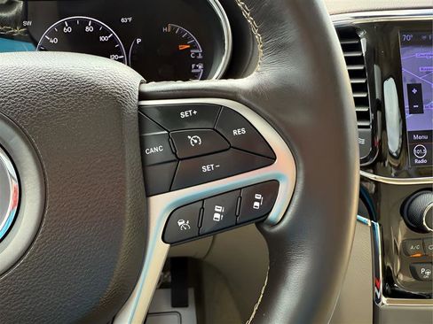 Used 2019 Jeep Grand Cherokee Overland image 14