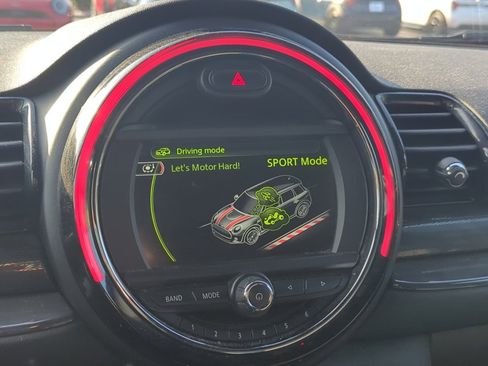 Used 2017 MINI Cooper Clubman Cooper image 20