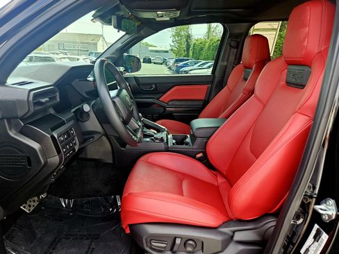 Used 2024 Toyota Tacoma TRD Pro AWD/4WD image 8