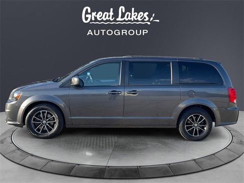 Used 2018 Dodge Grand Caravan GT image 2