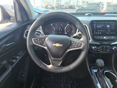 Used 2023 Chevrolet Equinox Premier image 10