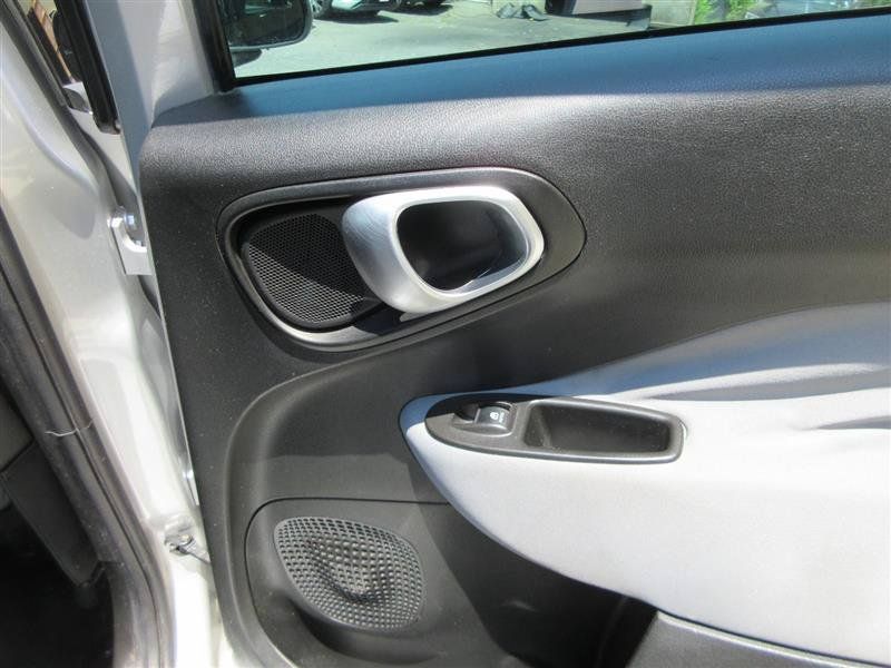 Used 2014 FIAT 500L Easy FWD image 22
