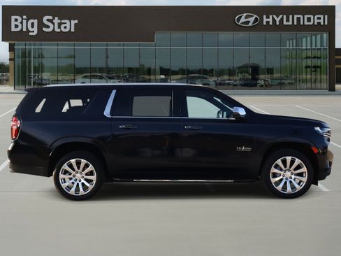 Used 2024 Chevrolet Suburban Premier w/ Premium Package 2 image 5