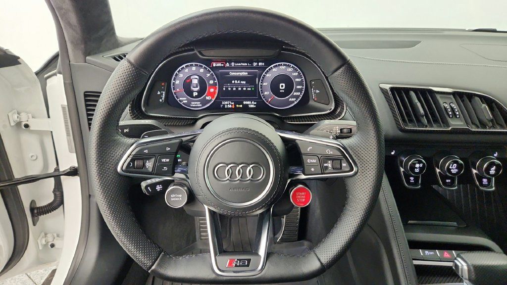 Used 2018 Audi R8 V10 RWD image 18