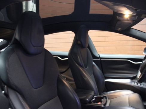 Used 2018 Tesla Model S 75D image 32