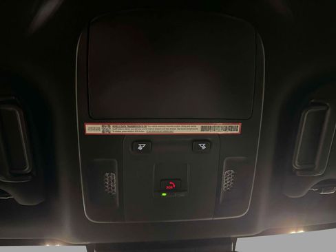 Used 2025 Toyota Camry SE image 30