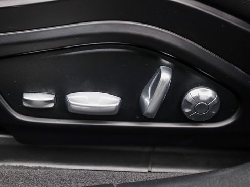 Used 2018 Porsche Panamera 4 AWD/4WD image 28