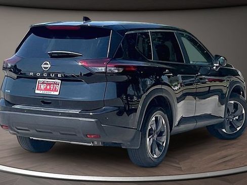 Certified 2026 Nissan Rogue SV FWD image 2