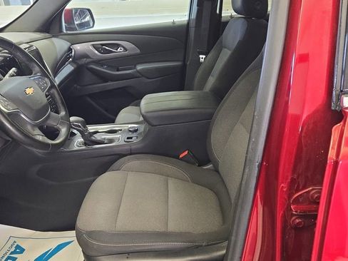 Used 2023 Chevrolet Traverse LT image 6