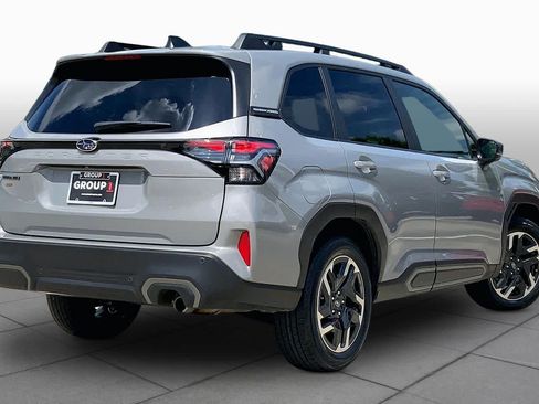 Used 2025 Subaru Forester Limited AWD/4WD image 12