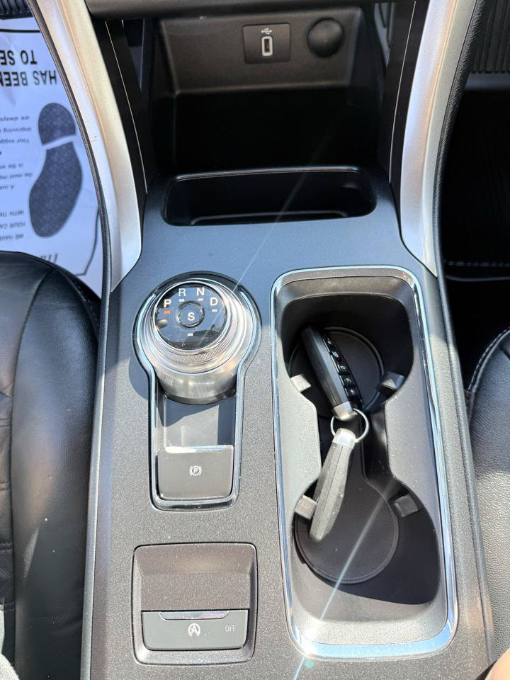 Used 2017 Ford Fusion SE w/ Fusion SE Technology Package FWD image 30