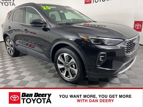 Used 2025 Ford Escape Platinum image 1