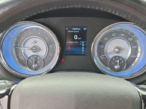 Used 2014 Chrysler 300 S AWD/4WD image 32