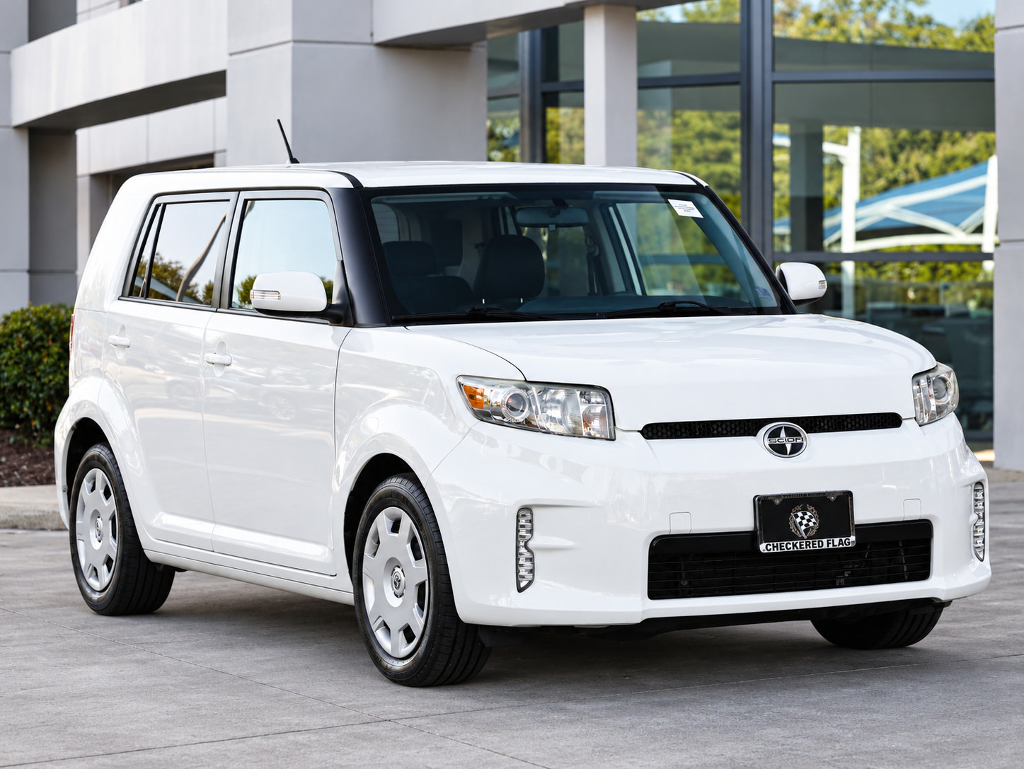 Used 2013 Scion xB FWD image 1