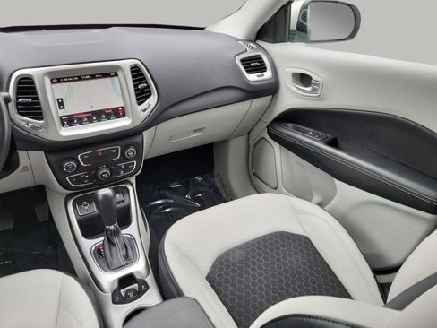 Used 2018 Jeep Compass Latitude w/ Popular Equipment Group image 15