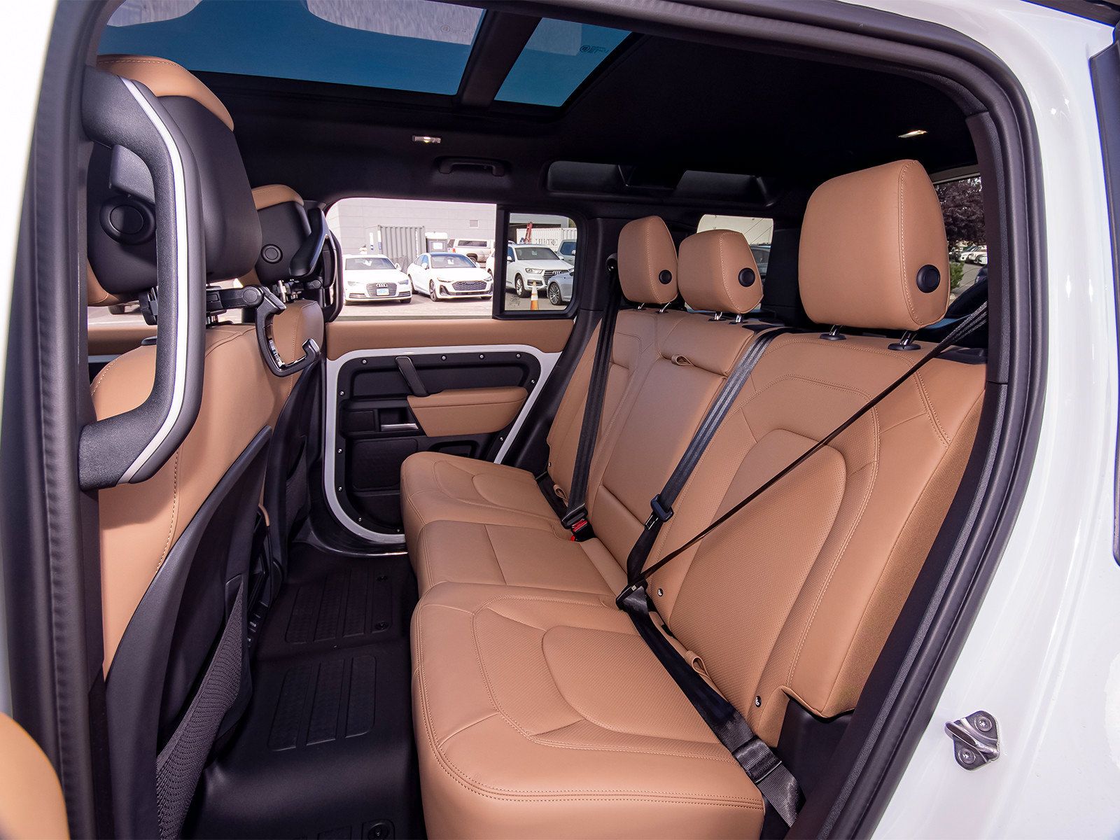 New 2026 Land Rover Defender 110 X-Dynamic SE AWD/4WD image 46
