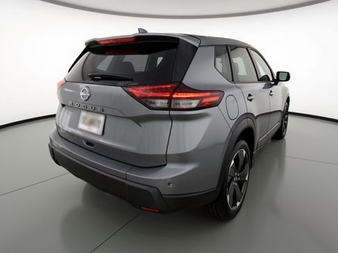 Used 2025 Nissan Rogue SV image 9