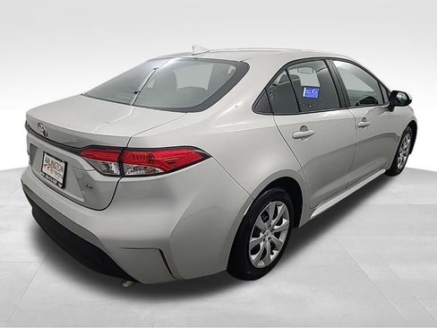 Used 2025 Toyota Corolla LE image 4