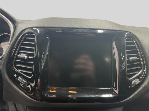 Used 2020 Jeep Compass Limited image 12