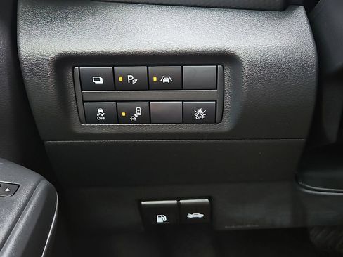 Used 2020 Nissan Kicks S FWD image 22