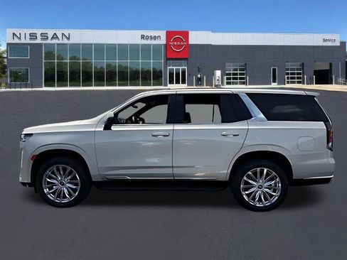 Used 2022 Cadillac Escalade Premium Luxury AWD/4WD image 5
