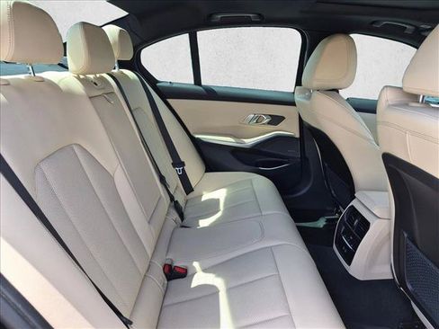 Used 2023 BMW 330i Sedan w/ Premium Package RWD image 21