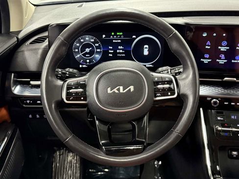 Used 2023 Kia Carnival SX Prestige image 17