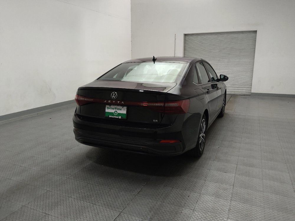 Used 2025 Volkswagen Jetta SE FWD image 7