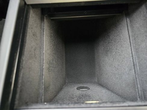 Used 2026 Tesla Model Y Long Range image 34