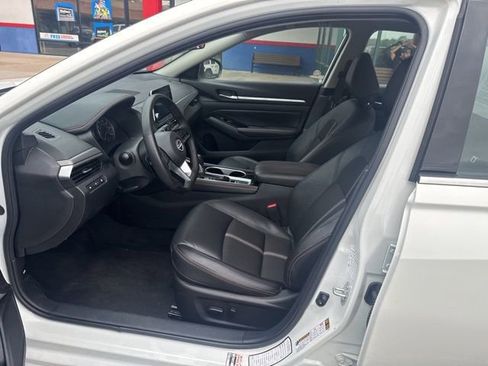 Used 2025 Nissan Altima 2.5 SR AWD/4WD image 10