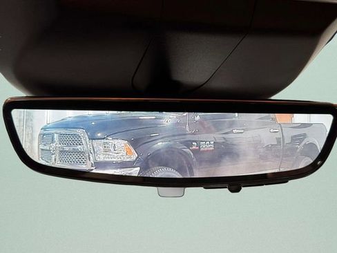 Used 2021 Cadillac Escalade Premium Luxury image 25