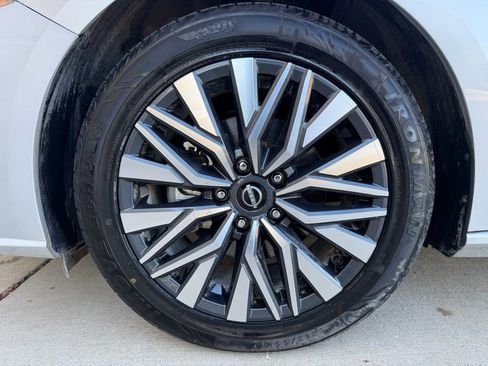 Used 2024 Nissan Altima 2.5 SV image 30