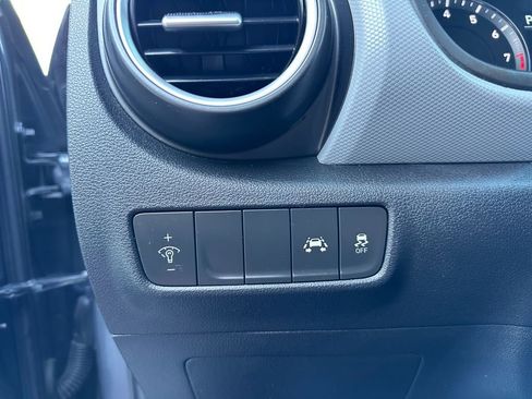 Used 2019 Hyundai Kona SE image 38